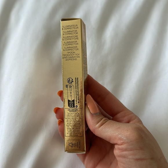 YSL Touche Éclat Awakening Concealer Click Pen- 2 Luminous Ivory - Picture 11 of 12